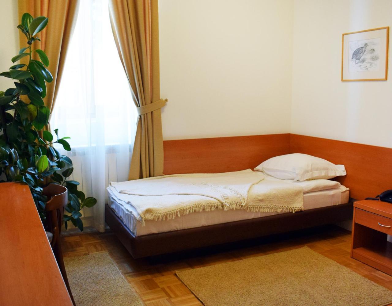 Hunting House Ξενοδοχείο Turija Εξωτερικό φωτογραφία